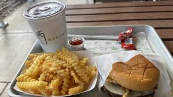 Shake Shack Stanford Shopping Center