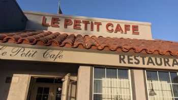 Le Petit Cafe & Bakery