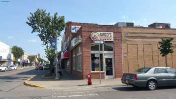 Amicci's Pizza