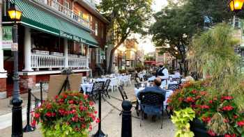 Historic Holly Hotel