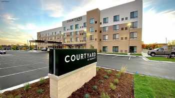 The Bistro at Courtyard by Marriott East Lansing Okemos