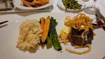 Siniikaung Steak & Chop House