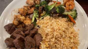 Ukai Hibachi Grill & Sushi Bar Woodlake