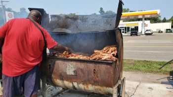 TNT Lil Brothers BBQ