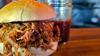 Bowl-B-Q Smokehouse & Bar