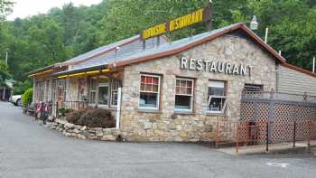 Brookside Restaurant & Cabins