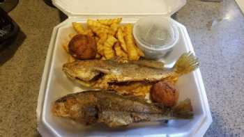 The Colonial Trail Seafood Market