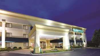 La Quinta Inn & Suites by Wyndham Roanoke Salem