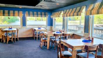 Gilligan's Seafood Restaurant- At the Dock