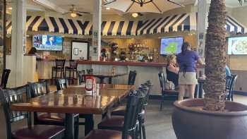 Salty Dog Bluffton Restaurant and Pizza