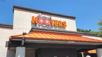 Hooters