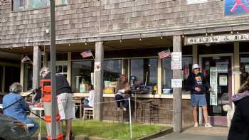 Cannon Beach Hardware and Public House