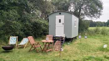 Cattlestone Farm - Camping & Glamping