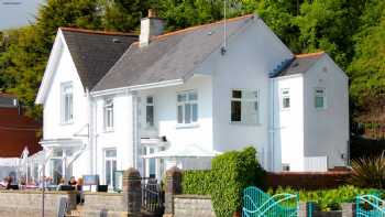 Beach House Hotel/ new management now called Pickford's galley and bar with rooms