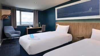 Travelodge Cardiff Central Queen Street