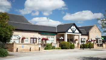 Pastures Lodge and Hotel