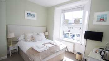 Cliff House Bed & Breakfast Newquay with seaviews - Adults Only