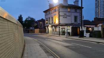 The Railway Tavern Hotel