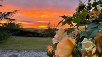 Hayloft Barn Edinburgh- self catering holiday accommodation for 4....rural chic