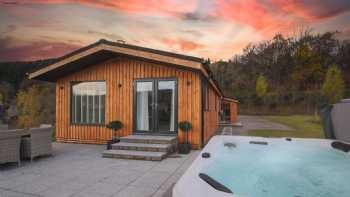 Fionn Lodge, Balloch Park