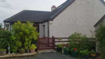 Lochside Cottage B&B & Caravan