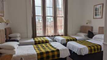 Hampton Court Guesthouse - book direct for best rates price match guarantee.