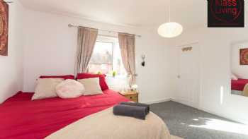 Klass Living Serviced Accommodation Hamilton - | Kenmar House | Book Direct for Best Rates