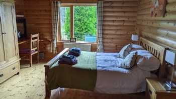 Duncrievie Log Cabins (Couples Only)