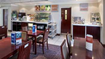 Holiday Inn Express Glenrothes, an IHG Hotel