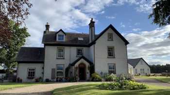 Trochelhill Country House