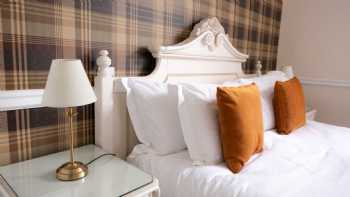 Glen Mhor Hotel & Apartments