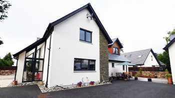 Pinewood Cottage Apartment and B&B Inverness