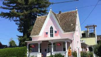 Pink House Cafe