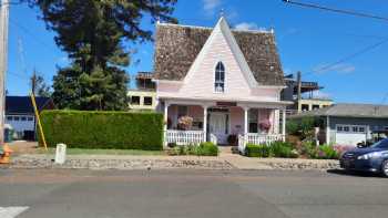 Pink House Cafe