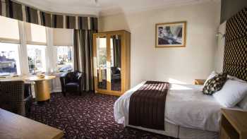 Strathearn Hotel