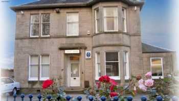 Dryesdale Airport Guesthouse and B&B