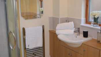 Bathgate- Contractor & Holiday Accommodation (Kavanagh Apartment)