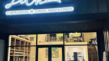 LaChona Empanadas y Vinos Argentinos