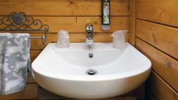 Elsay May ~ Luxury Lodges ~ Dog Friendly ~ Adults Only over 25yrs