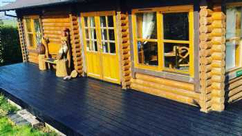 Duncrievie Log Cabins (Couples Only)