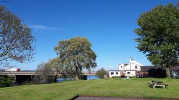 Metal Bridge Inn