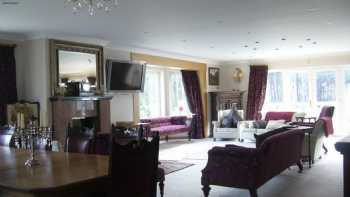 Kempston House B&B, Maverston Highland Estate, Moray, IV30 8LR