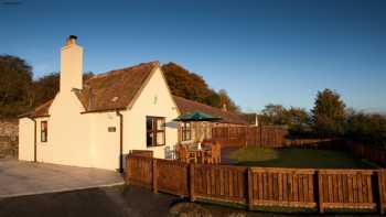 Balmeadowside Country Cottages & Lodges