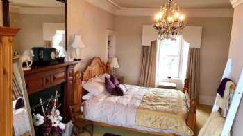 Orsay House Bed & Breakfast