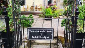 Tom-na-muidh Bed and Breakfast