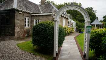 Waters Edge Cottage B&B Loch Lomond Accommodation