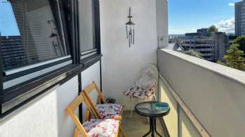 Aberdeen City Centre Holiday Apartment With Private Balcony.