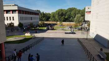 Facultad de Ciencias Económicas y Empresariales . Universidad de Burgos