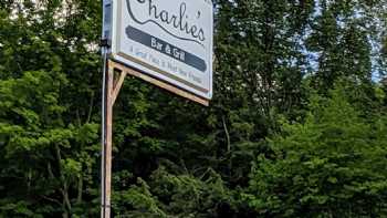 Charlies Bar