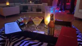 1393 Lounge Martini & Dessert Bar